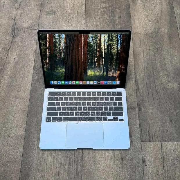 Laptop Apple MacBook Air 2025 M4 13-inch 16GB Apple M4 SSD 512GB