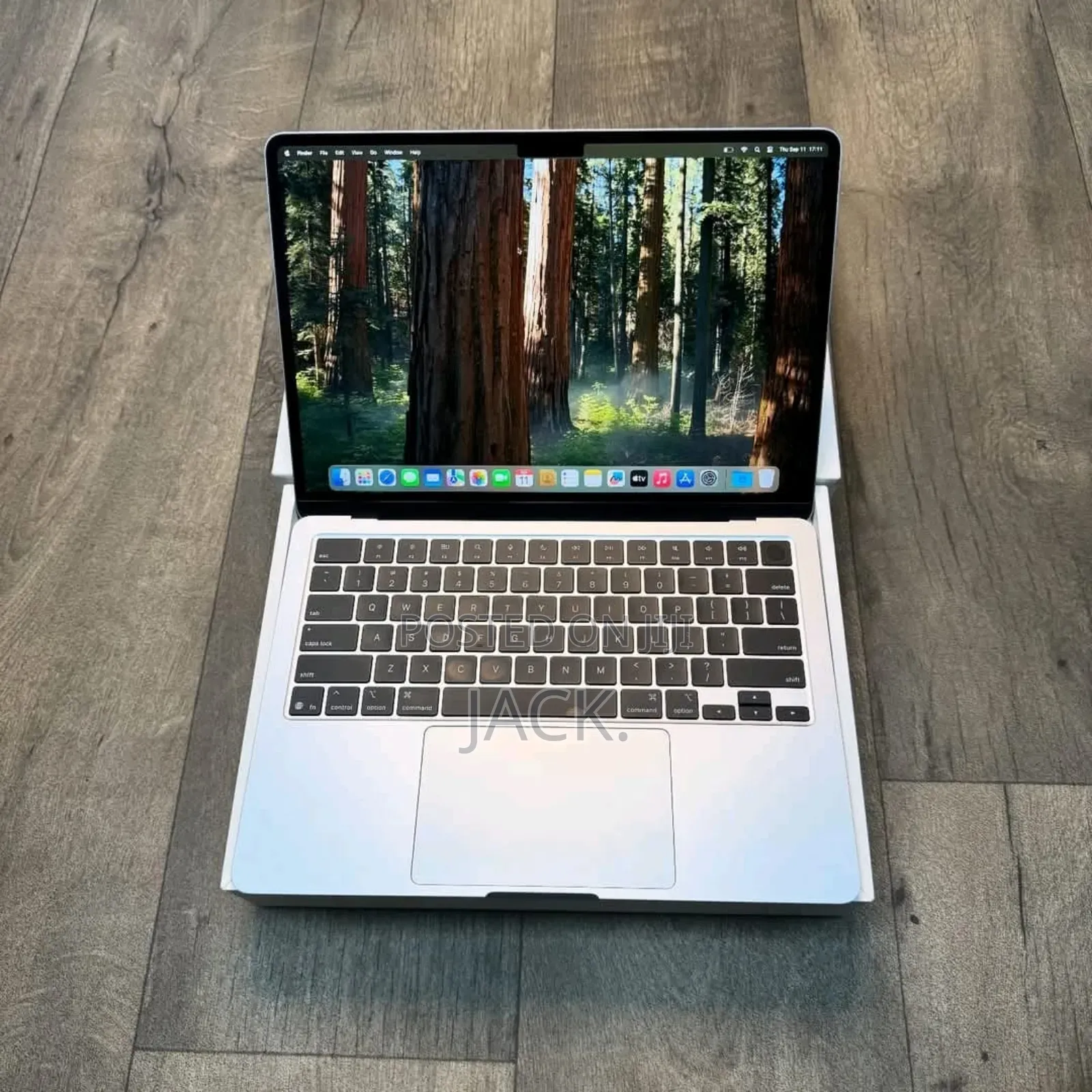Laptop Apple MacBook Air 2025 M4 13-inch 16GB Apple M4 SSD 512GB