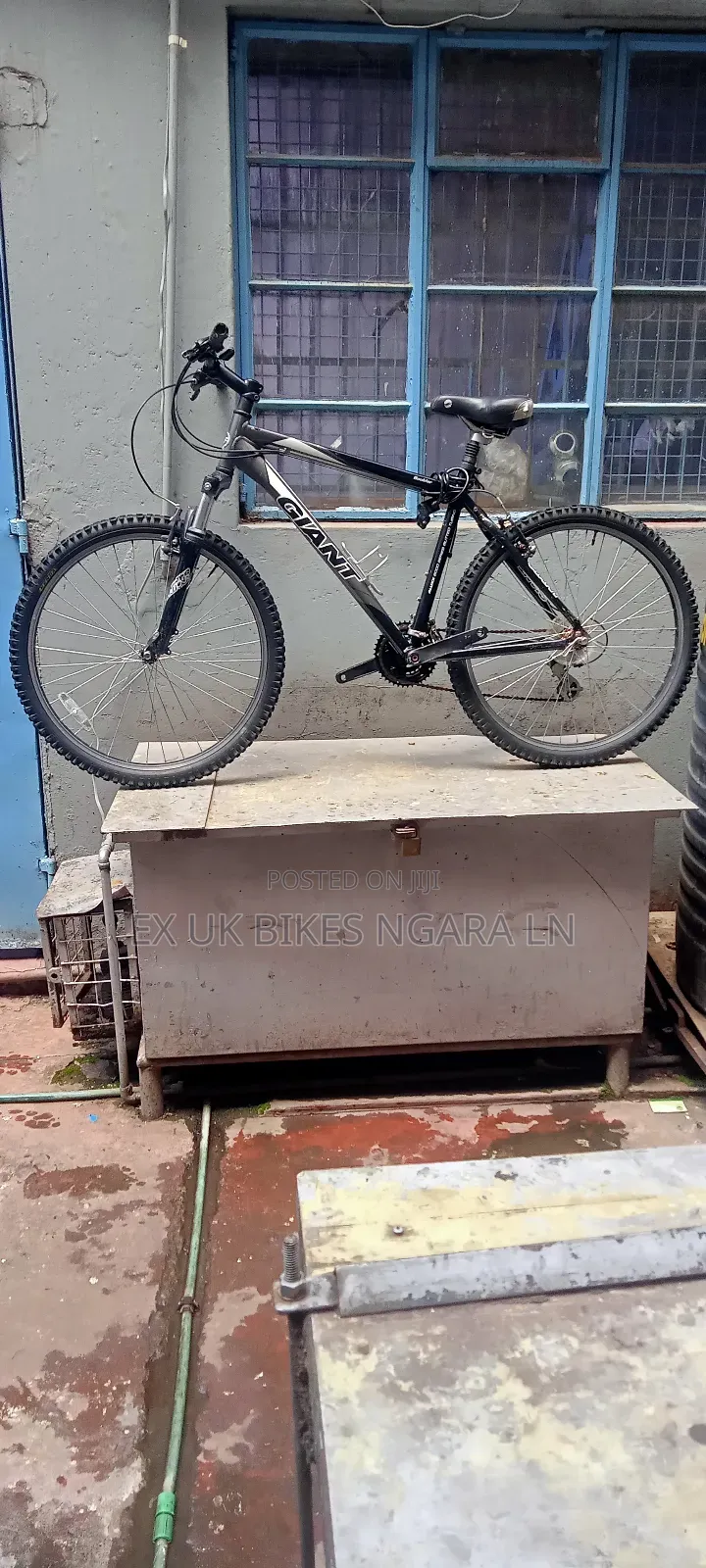 Ex Uk Size 26 Aluminum Giant Mountain Bike 24 Speed