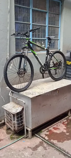 Ex Uk Size 26 Aluminum Mongoose Mountain Bike 24speed