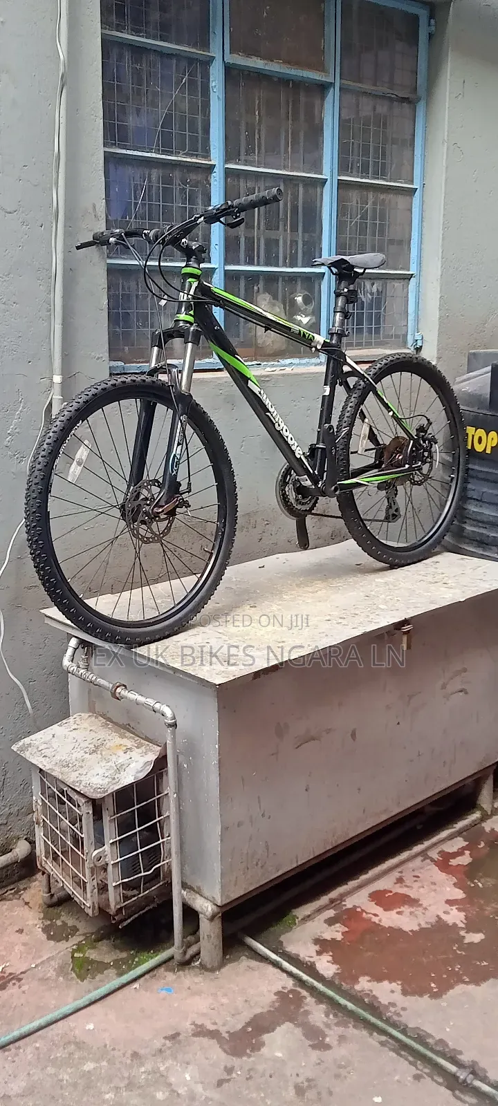 Ex Uk Size 26 Aluminum Mongoose Mountain Bike 24speed