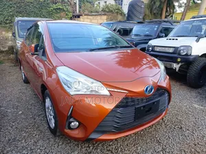 Toyota Vitz 2017 Orange