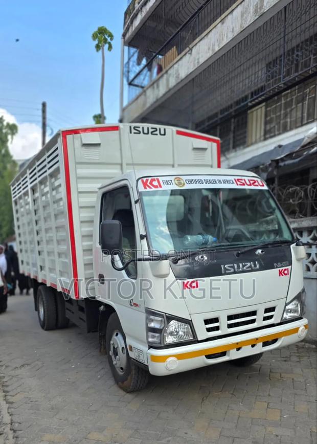 Isuzu NKR Covered Body - thumbnail 2