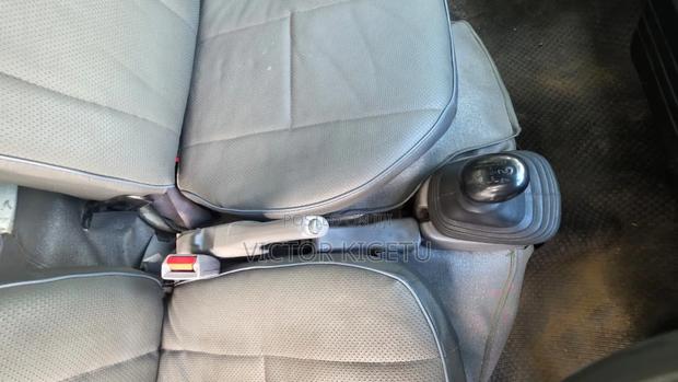 Isuzu NKR Covered Body - thumbnail 4