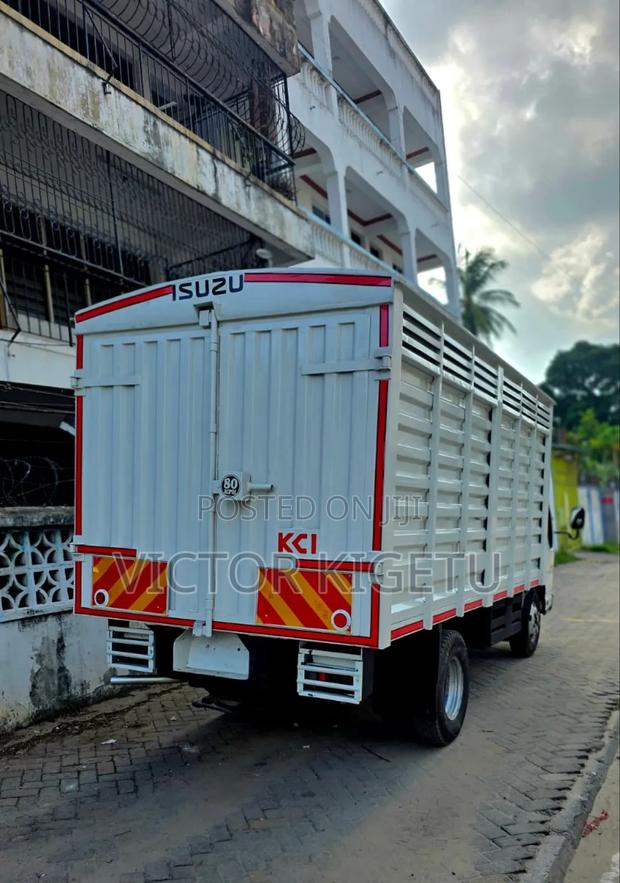 Isuzu NKR Covered Body - thumbnail 5