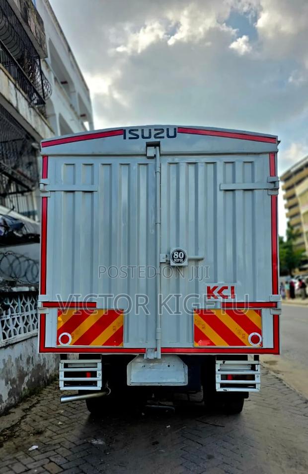 Isuzu NKR Covered Body - thumbnail 8