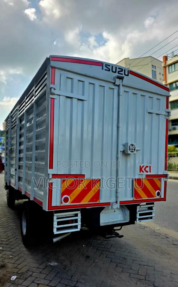 Isuzu NKR Covered Body - thumbnail 10