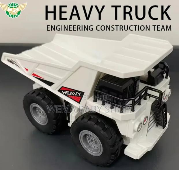 Remote-Controlled 2.4ghz Rechargeable Dumping Truck With Light Sound - thumbnail 4