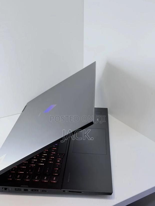 Laptop HP Omen 17 16GB Intel Core i7 SSD 1T - thumbnail 2