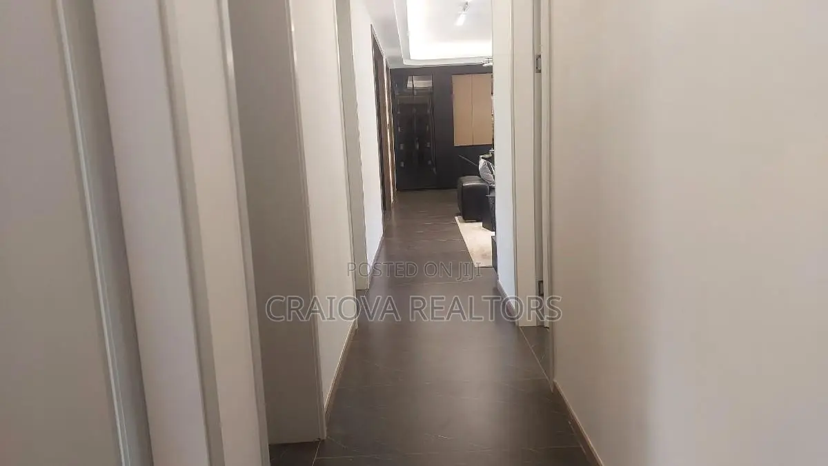 3bdrm Apartment in Muthangari for sale