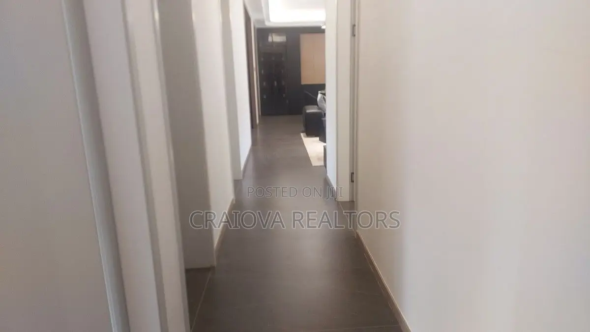 3bdrm Apartment in Muthangari for sale
