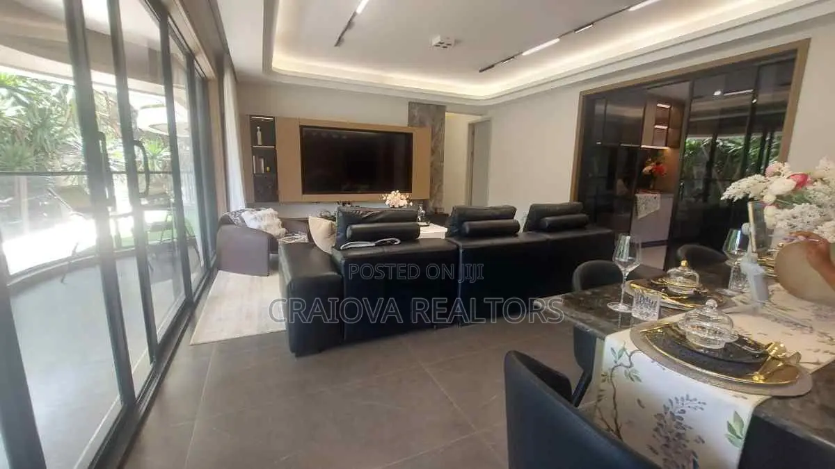 3bdrm Apartment in Muthangari for sale