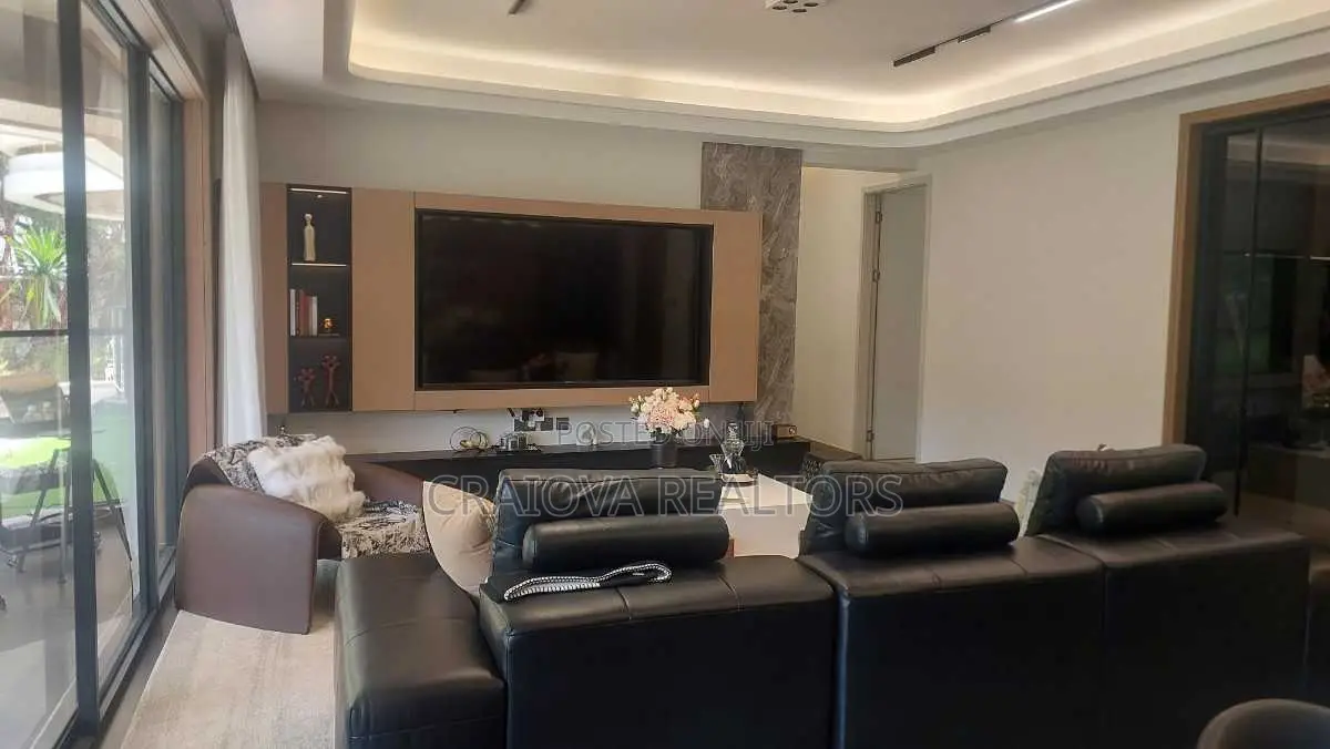 3bdrm Apartment in Muthangari for sale