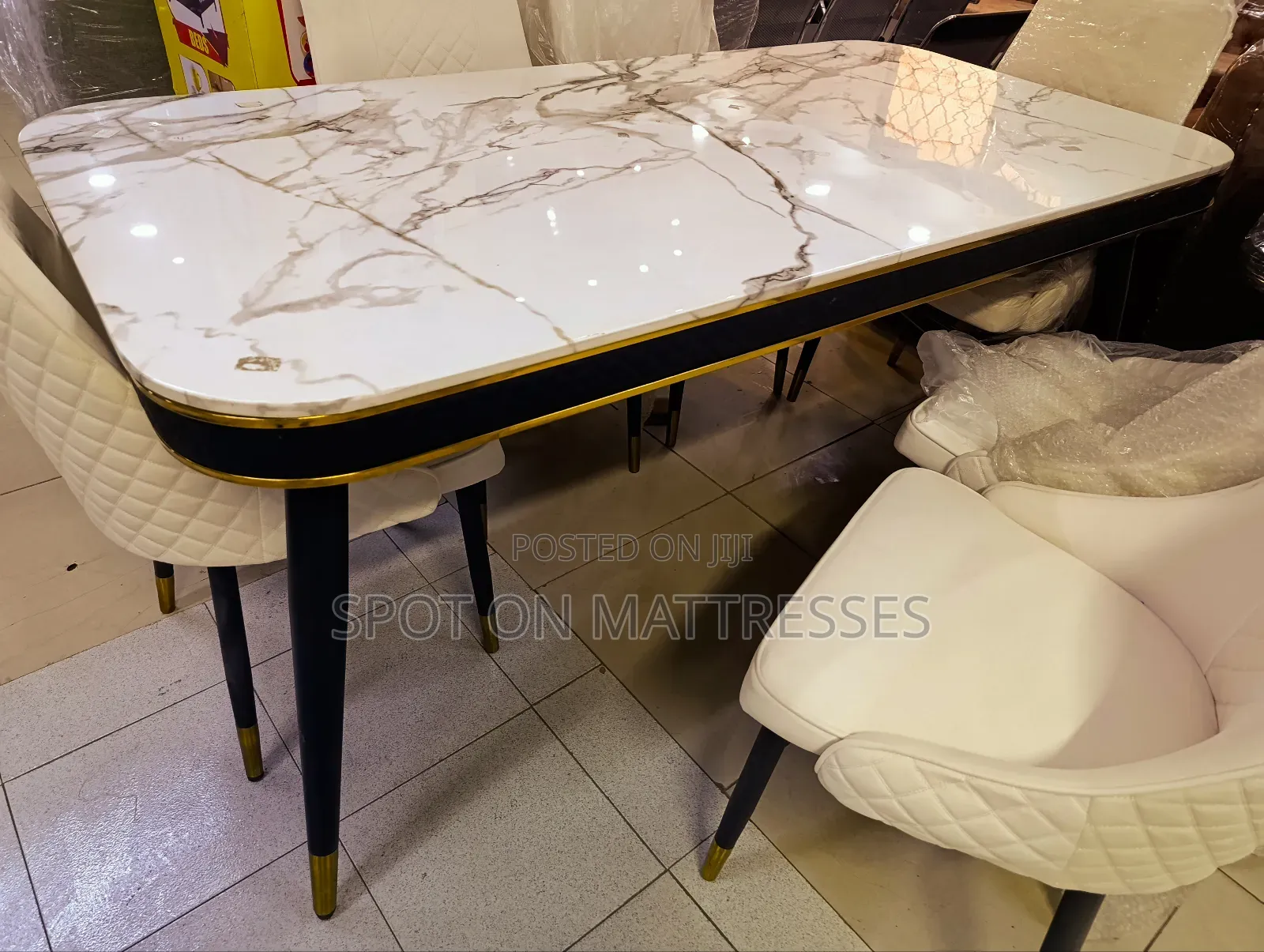 Elegant 6-seater Family Dining Set. Delivery Services Available.