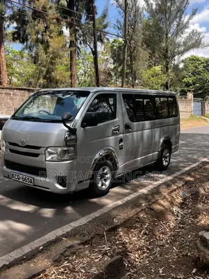 Toyota HiAce 2011 Silver