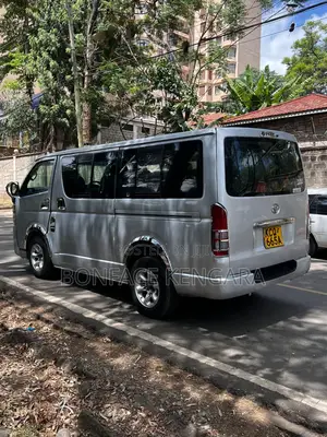 Toyota HiAce 2011 Silver
