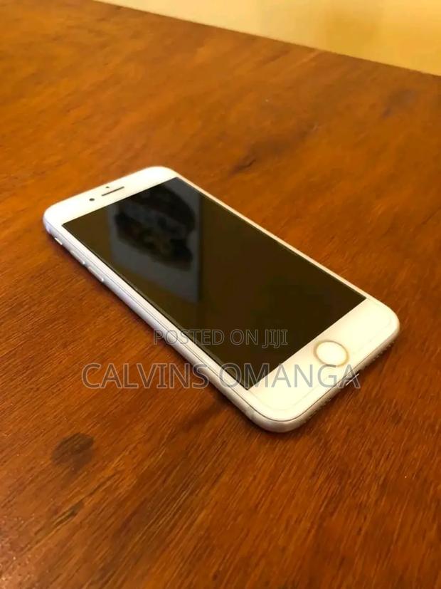 Apple iPhone 6s 64 GB Silver - thumbnail 3