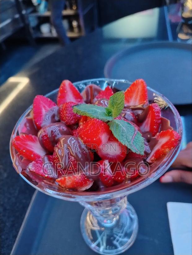 Fresh Strawberry Fruits - thumbnail 2