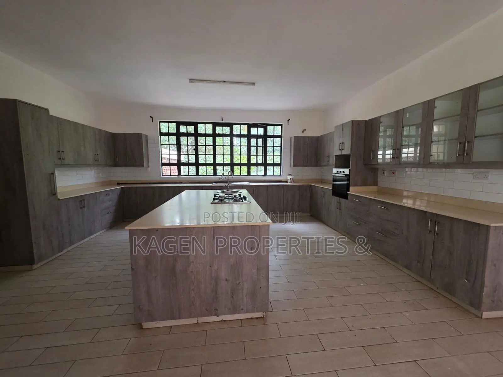 5bdrm Mansion in Karen, Hardy for rent