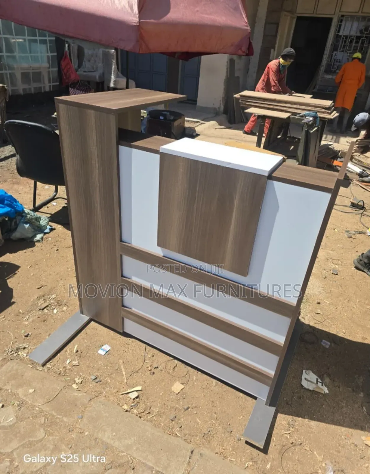 Customise Receptionist Desk
