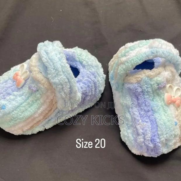 Fluffy Slides and Crocs - thumbnail 5