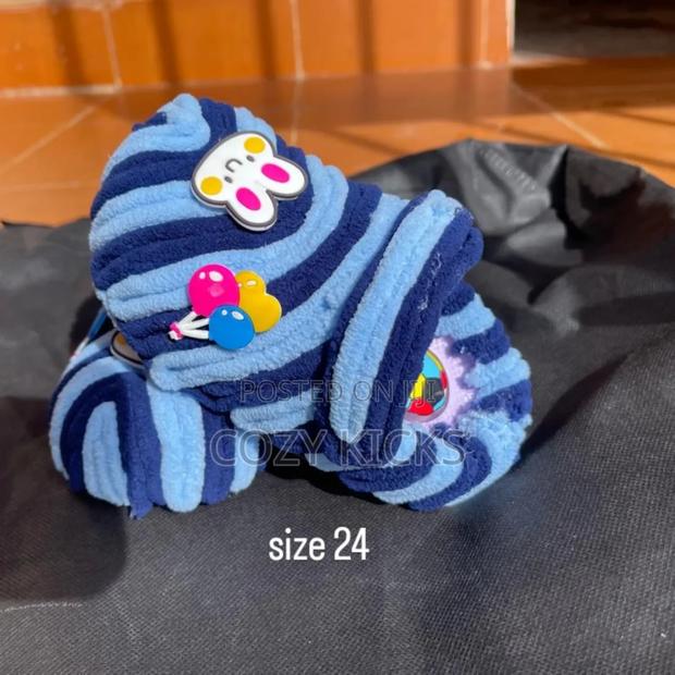 Fluffy Slides and Crocs - thumbnail 6