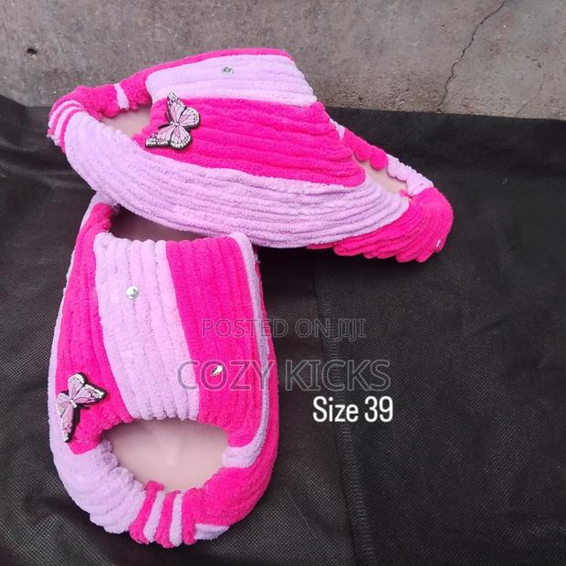 Fluffy Slides and Crocs - thumbnail 8