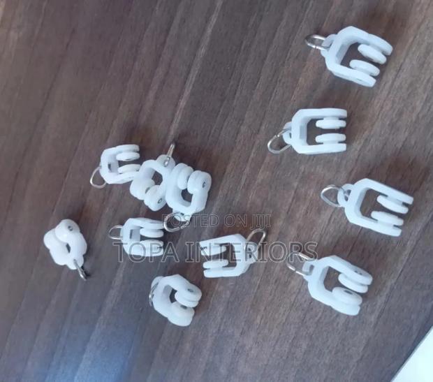 Double Wheel Plastic Curtain Track Runners