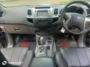 Toyota Hilux 3.0 D-4D 4x4 2012 Matt Black