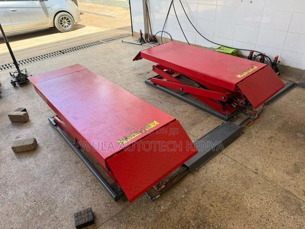 Best Designed High Scissor Carlift 3.5tns Machine With All Accessories - main view