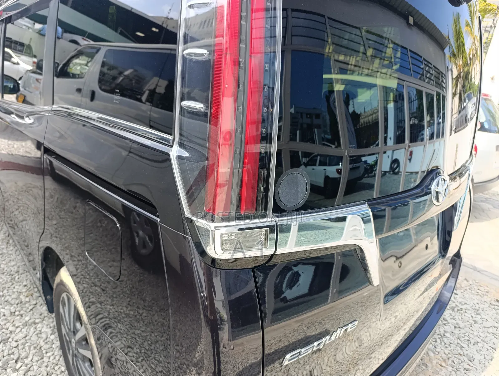Toyota Esquire 2.0 FWD (7 seater) 2019 Black
