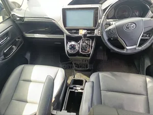 Toyota Esquire 2.0 FWD (7 seater) 2019 Black
