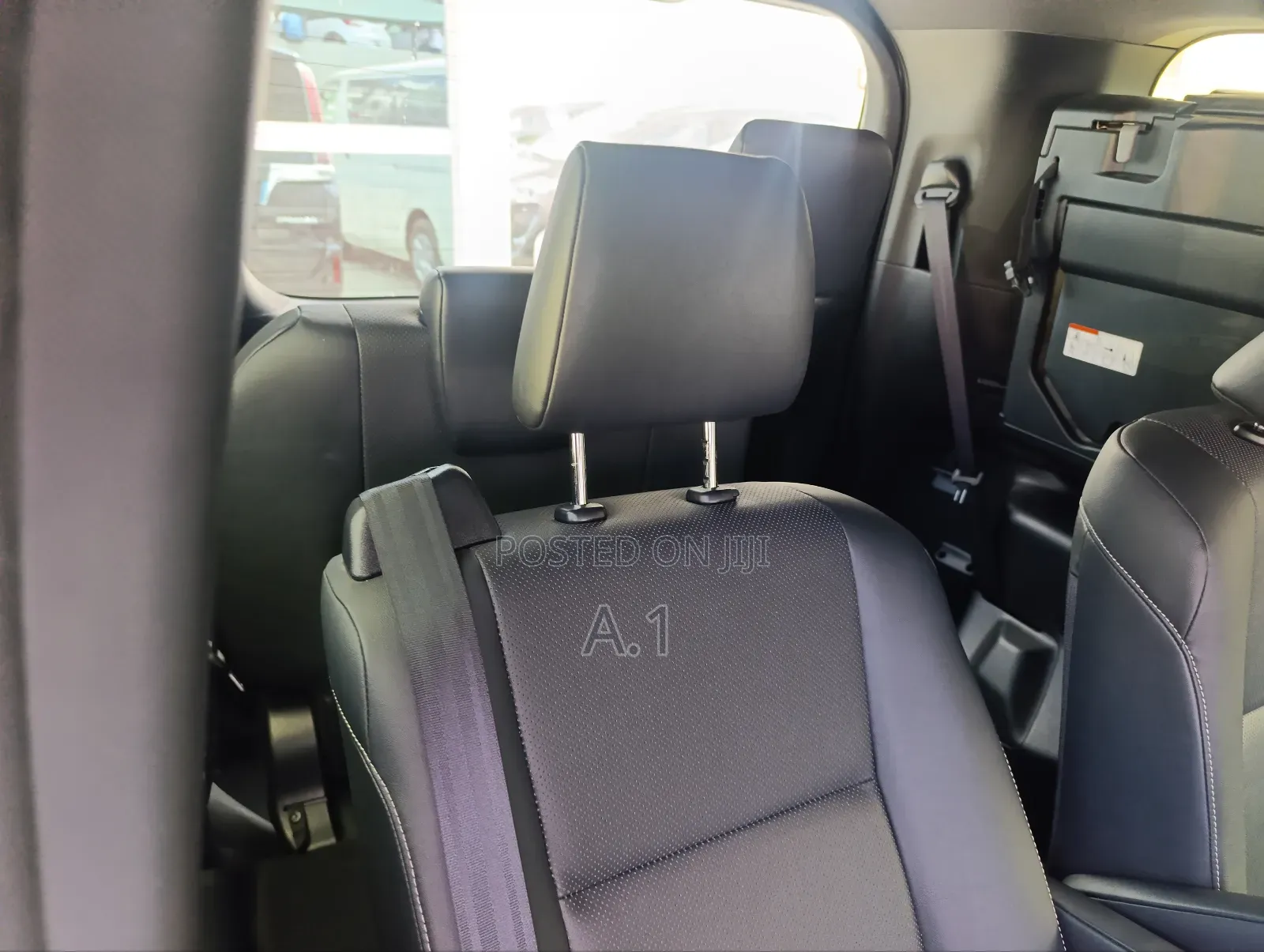 Toyota Esquire 2.0 FWD (7 seater) 2019 Black