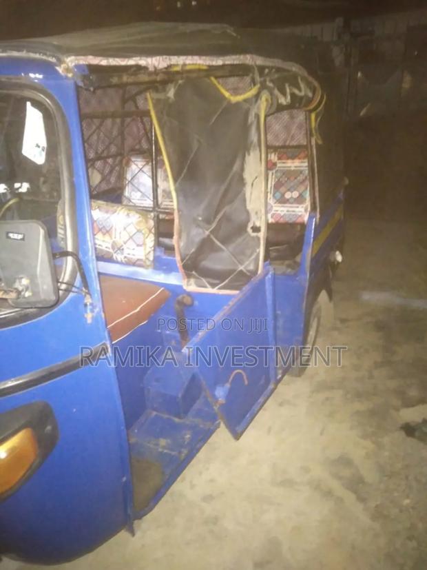 Piaggio 2019 Blue - thumbnail 3