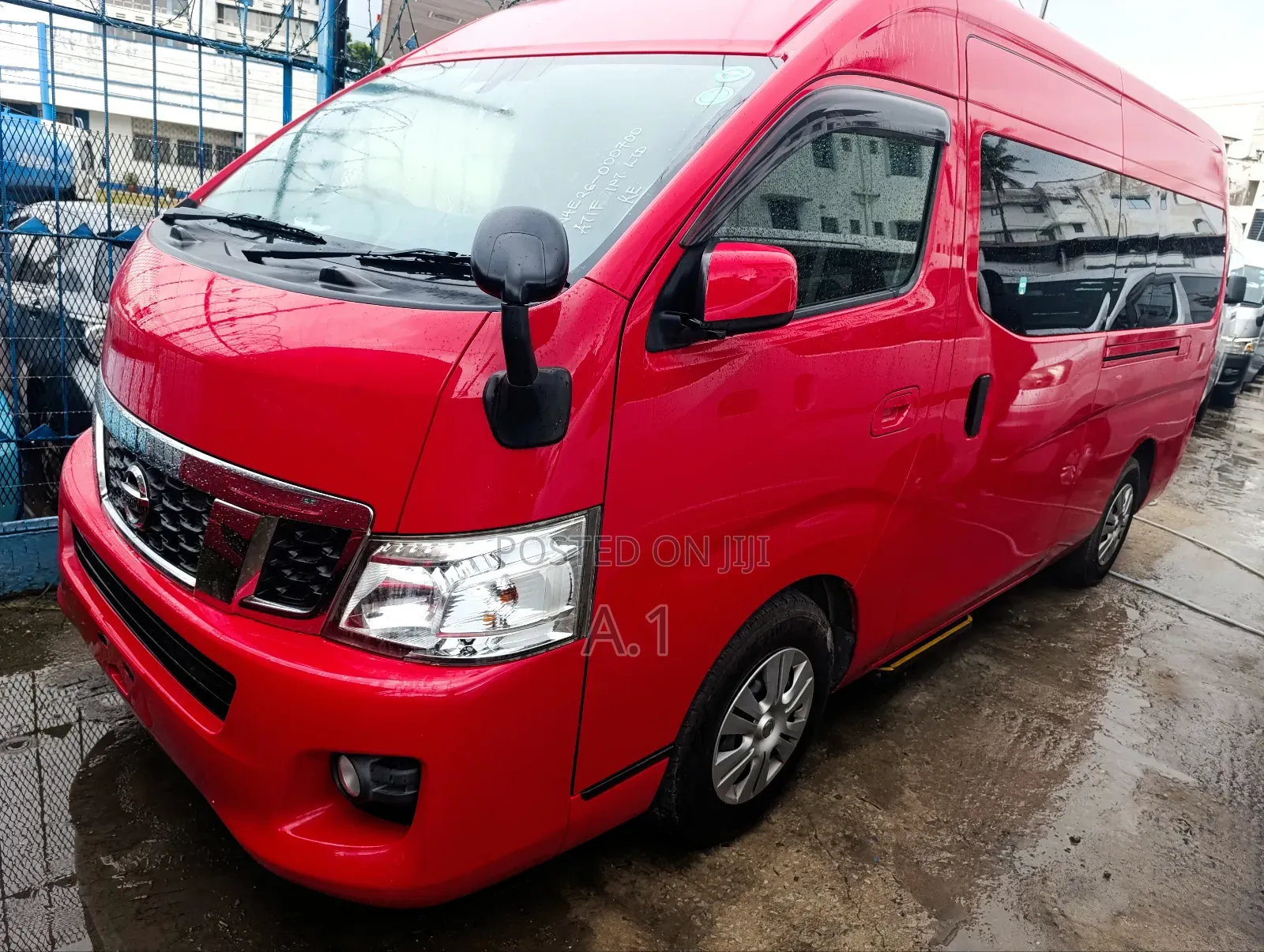 Nissan Caravan (Urvan) 2018 Red