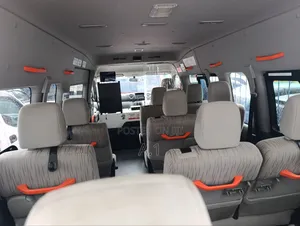 Nissan Caravan (Urvan) 2018 Red
