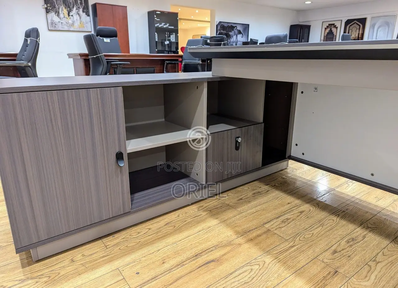 Office Desk : Executive 1.6m Office Managers Desk