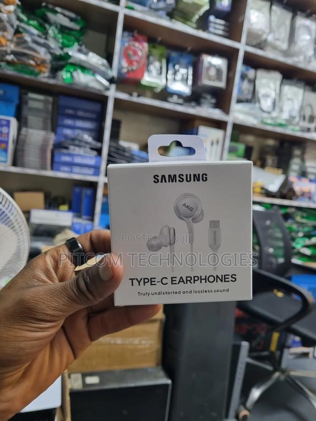 Type C Earphones - thumbnail 3