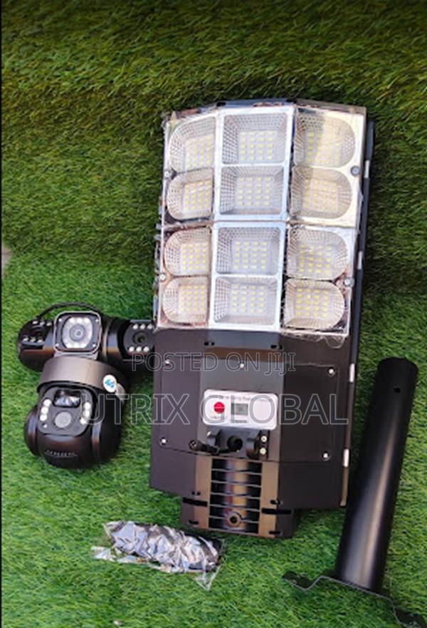 180w Solar Powered 4g Cctv Camera Triple Lens Night Vision