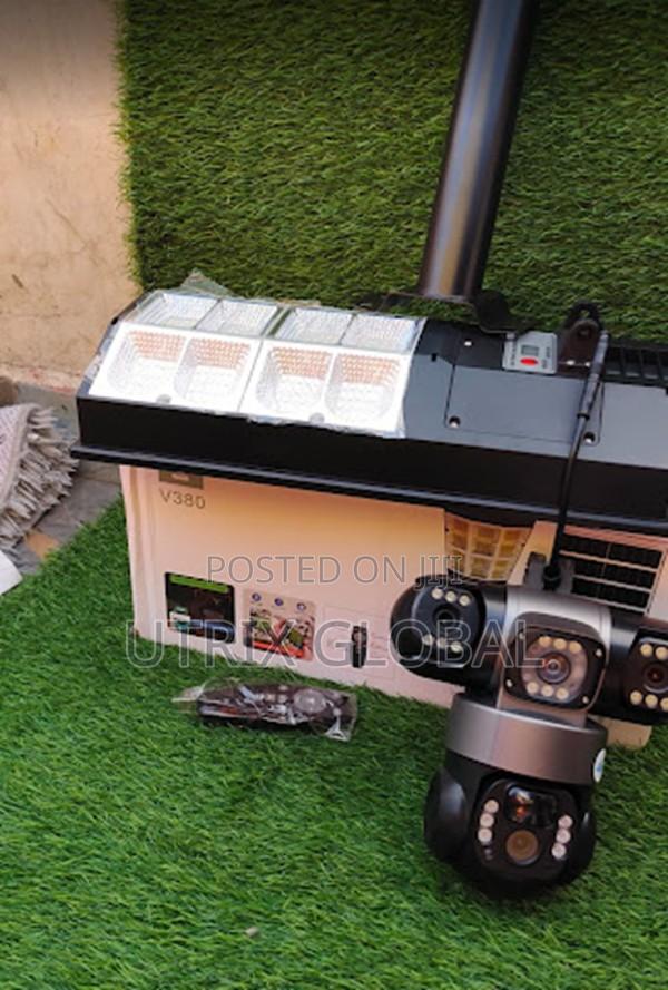 180w Solar Outdoor 4g Cctv Camera Triple Lens Night Vision