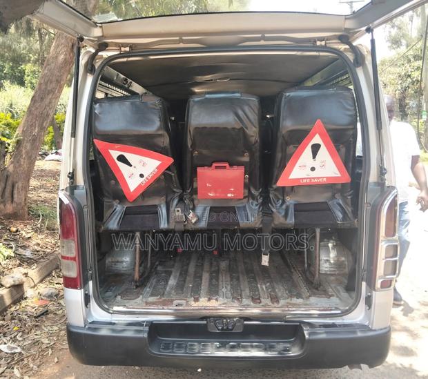 Toyota HiAce 2013 Silver - thumbnail 5