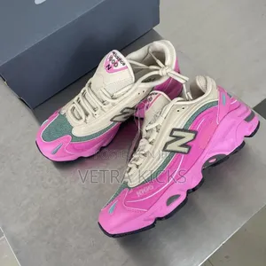New Balance 1000 Pink