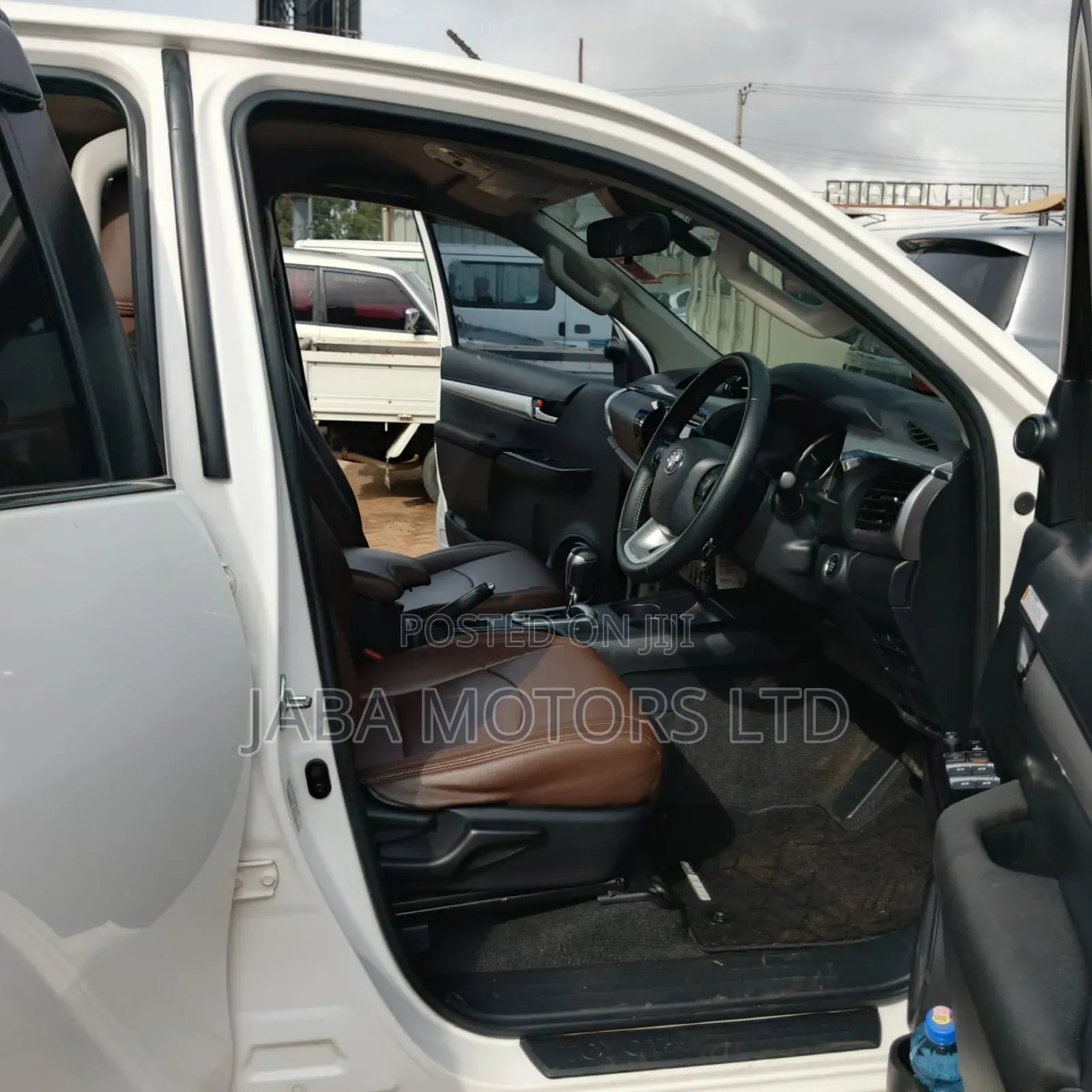 Toyota Hilux 2020 White