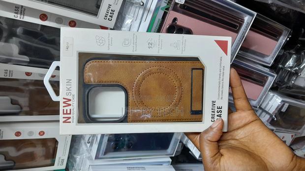 Amili Magsafe Leather Kickstand Back Case for iPhone 14 Pro -Brown