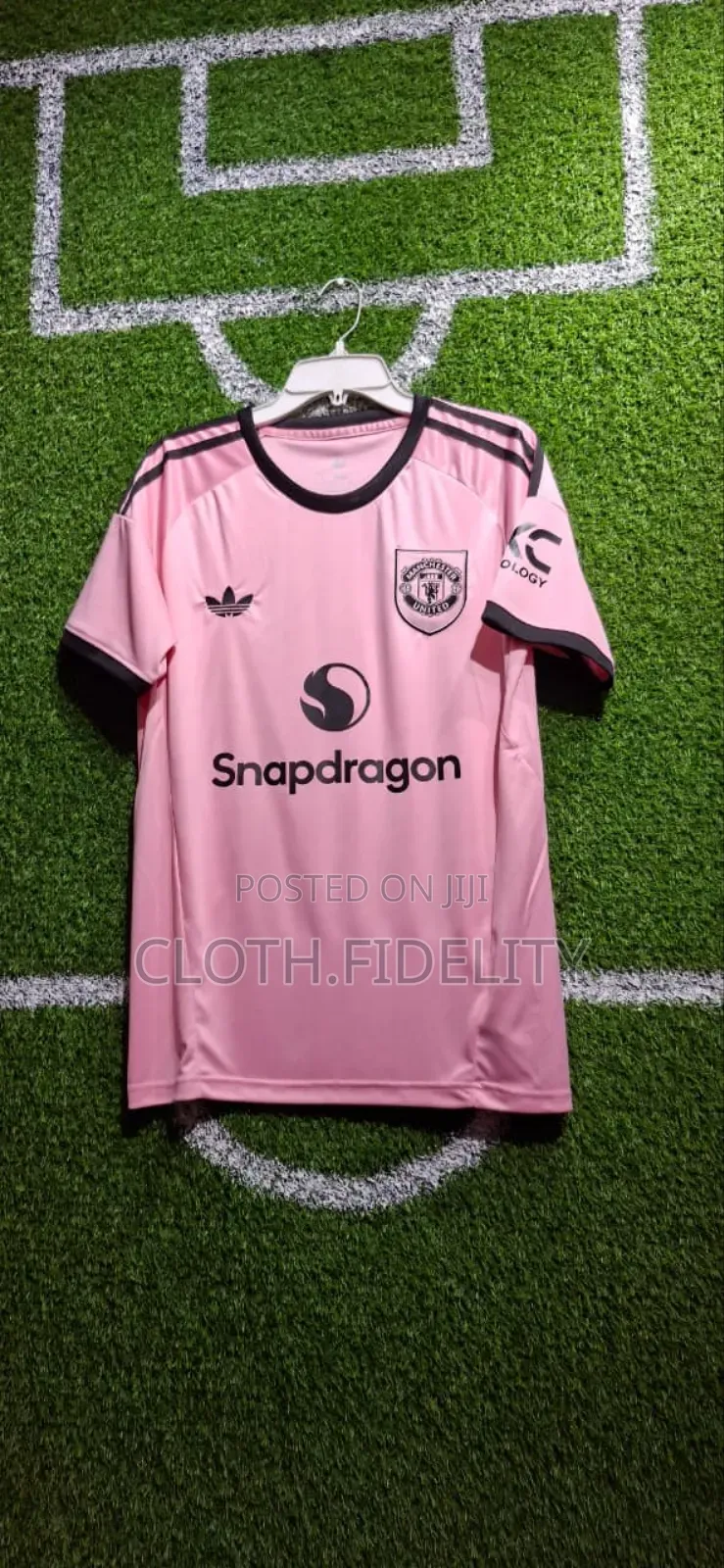 Manchester United Goalkeeper's Kit 25/26.( Pink)