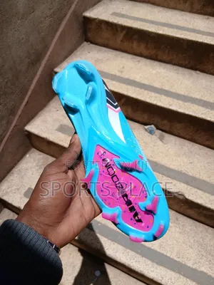 Turquoise Terror Vapor 16 Merc Football Boots