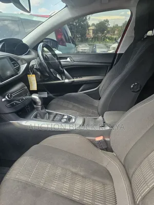 Peugeot 308 2017 Red