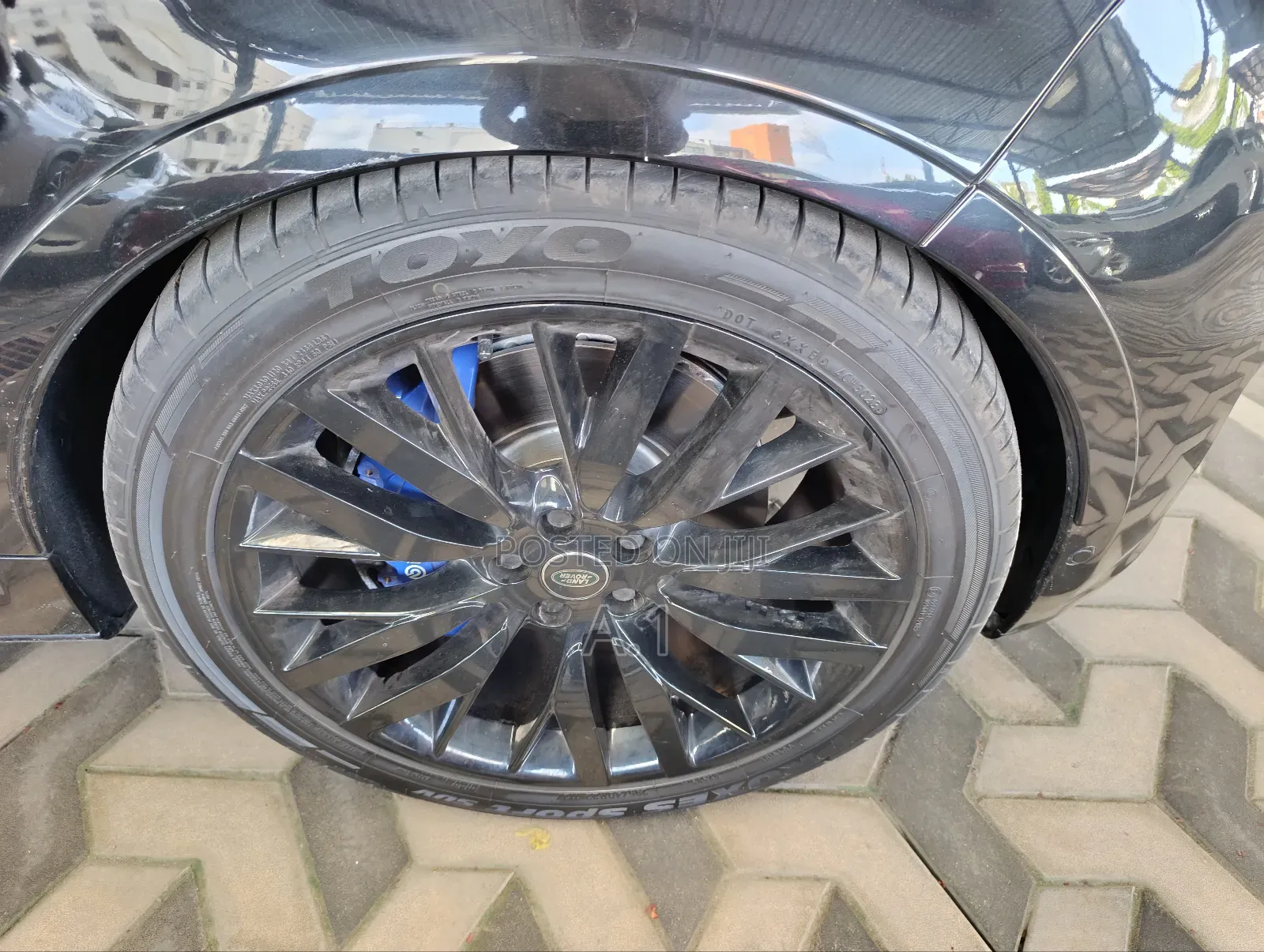 Land Rover Range Rover Sport SVR 2018 Black