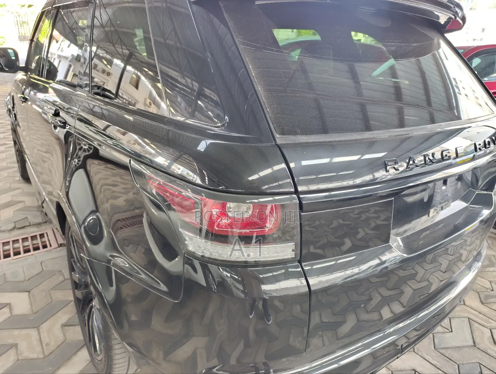 Land Rover Range Rover Sport SVR 2018 Black