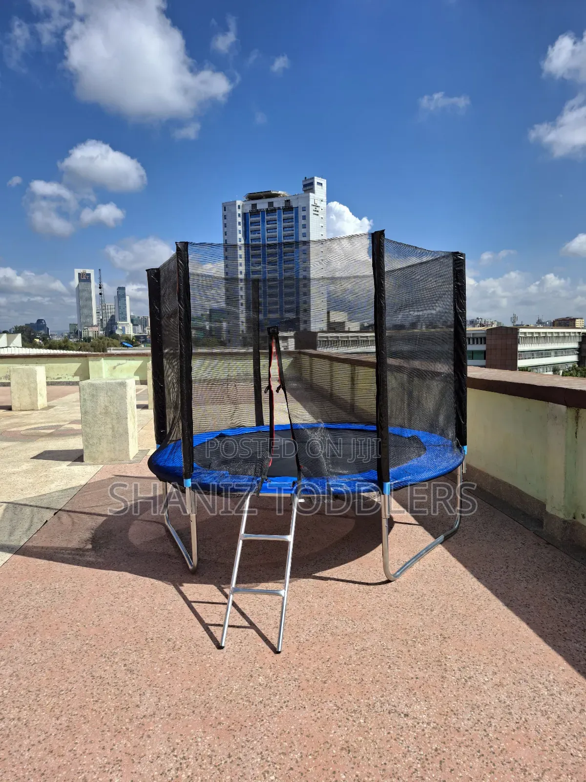 Backyard 8ft Trampoline/ Bouncer